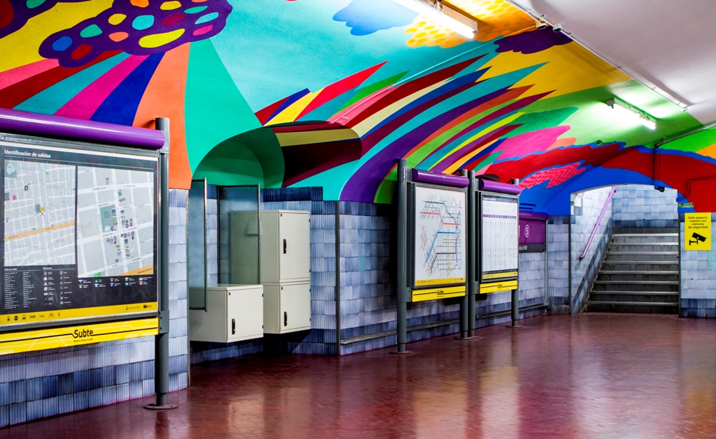 Un paseo artístico y colorido, a lo largo de la Línea E