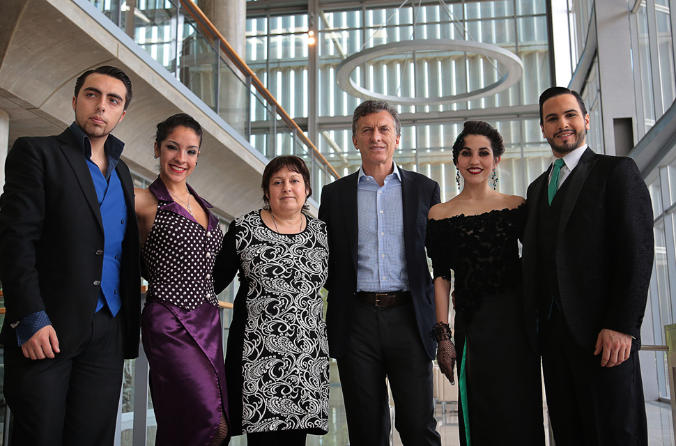 Macri, con los ganadores del Mundial de Tango