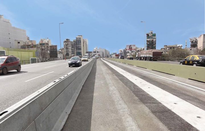 Continúa a pleno la construcción del Metrobus en la Autopista 25 de Mayo