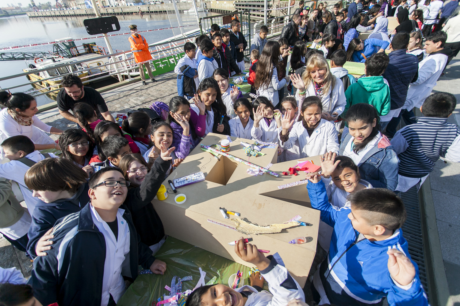 Alumnos de seis colegios participaron del encuentro Escuelas por el Riachuelo