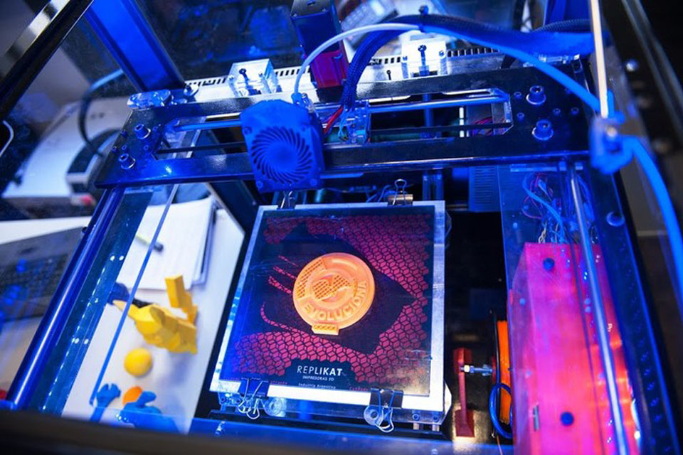 Avanza el programa Educación 3 D 