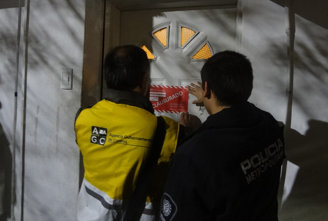 Clausuran por segunda vez un prostíbulo encubierto en Flores y liberan a 11 mujeres