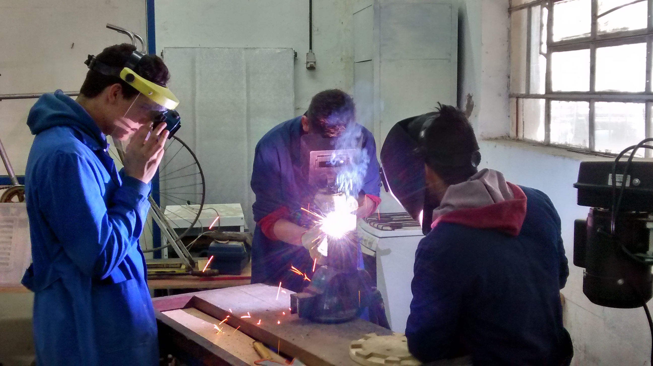 Alumnos porteños fabrican energías limpias y renovables