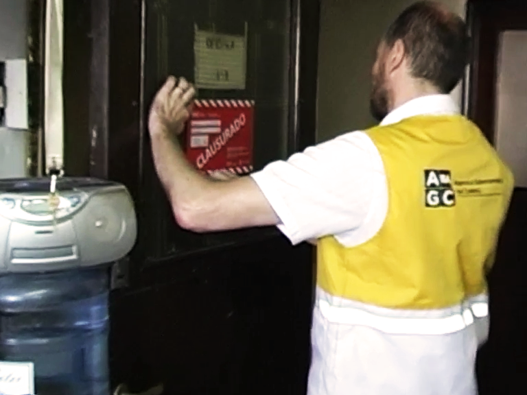 Clausuran 47 talleres textiles: todos funcionaban en un mismo edificio de 13 pisos