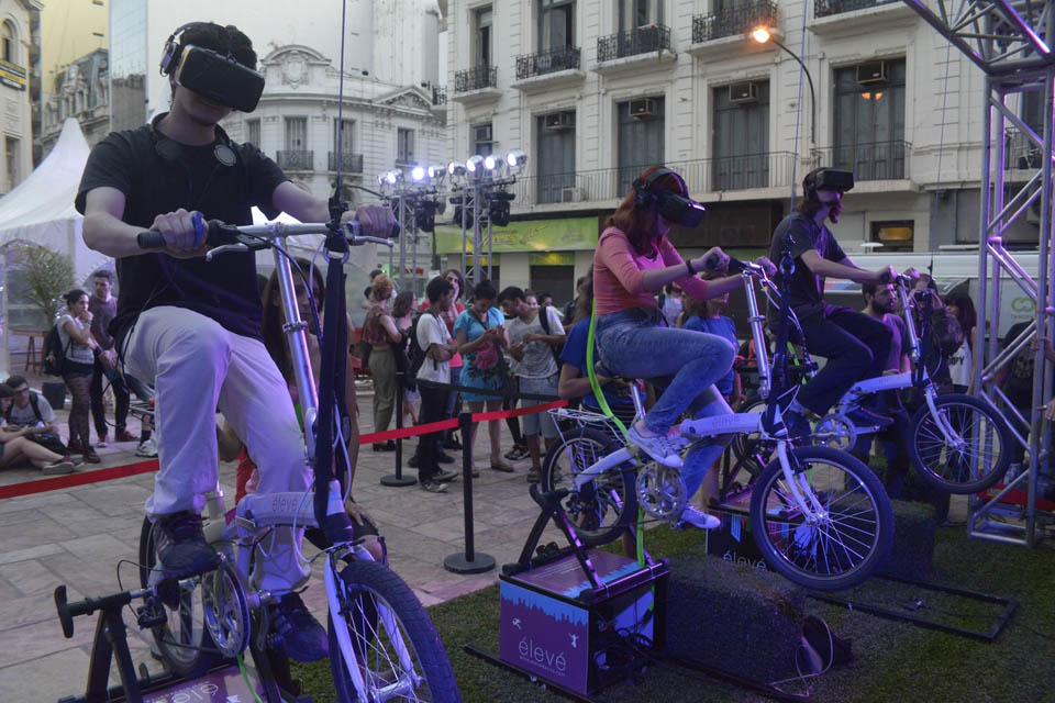 La primera "Noche de la Cultura Digital" reunió a 6 mil asistentes