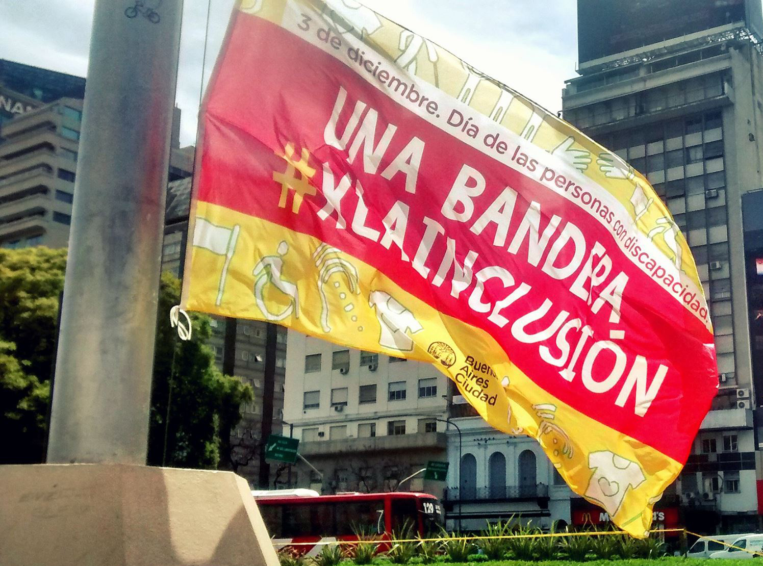 Una Bandera ‪#‎XlaInclusión‬