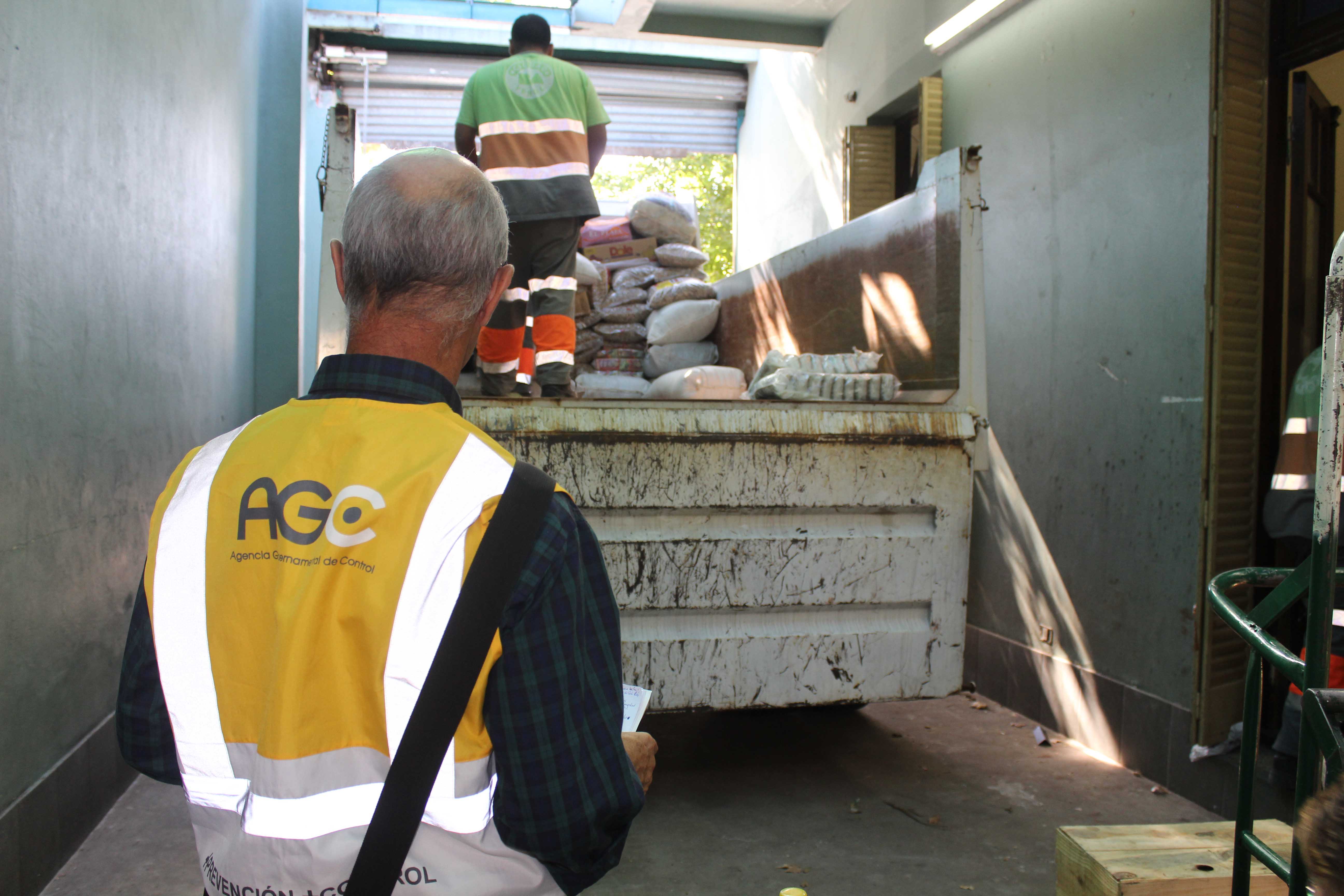 Allanan depósitos clandestinos con mercadería ilegal 