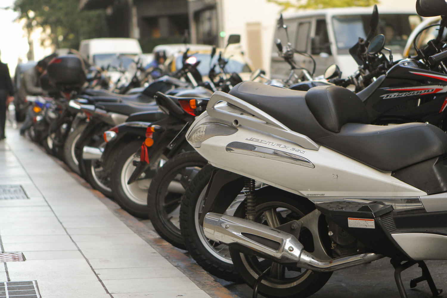 Microcentro Peatonal: conocé los espacios de estacionamiento de motos