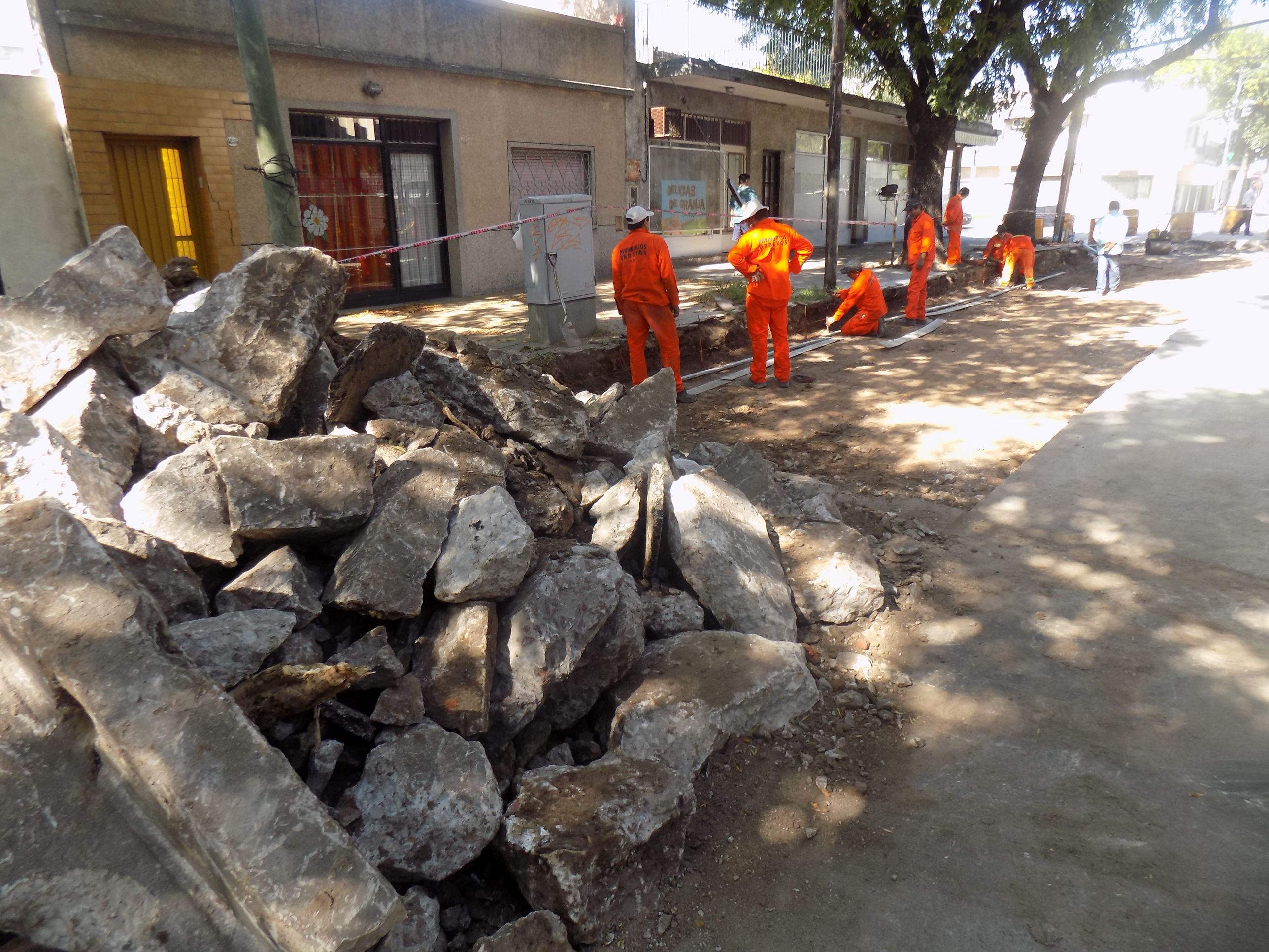 Reparación de veredas, bacheo y pavimentación