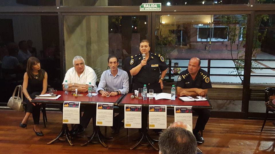 Charla de Seguridad Urbana Integral, el rol del Estado y el rol de la mujer