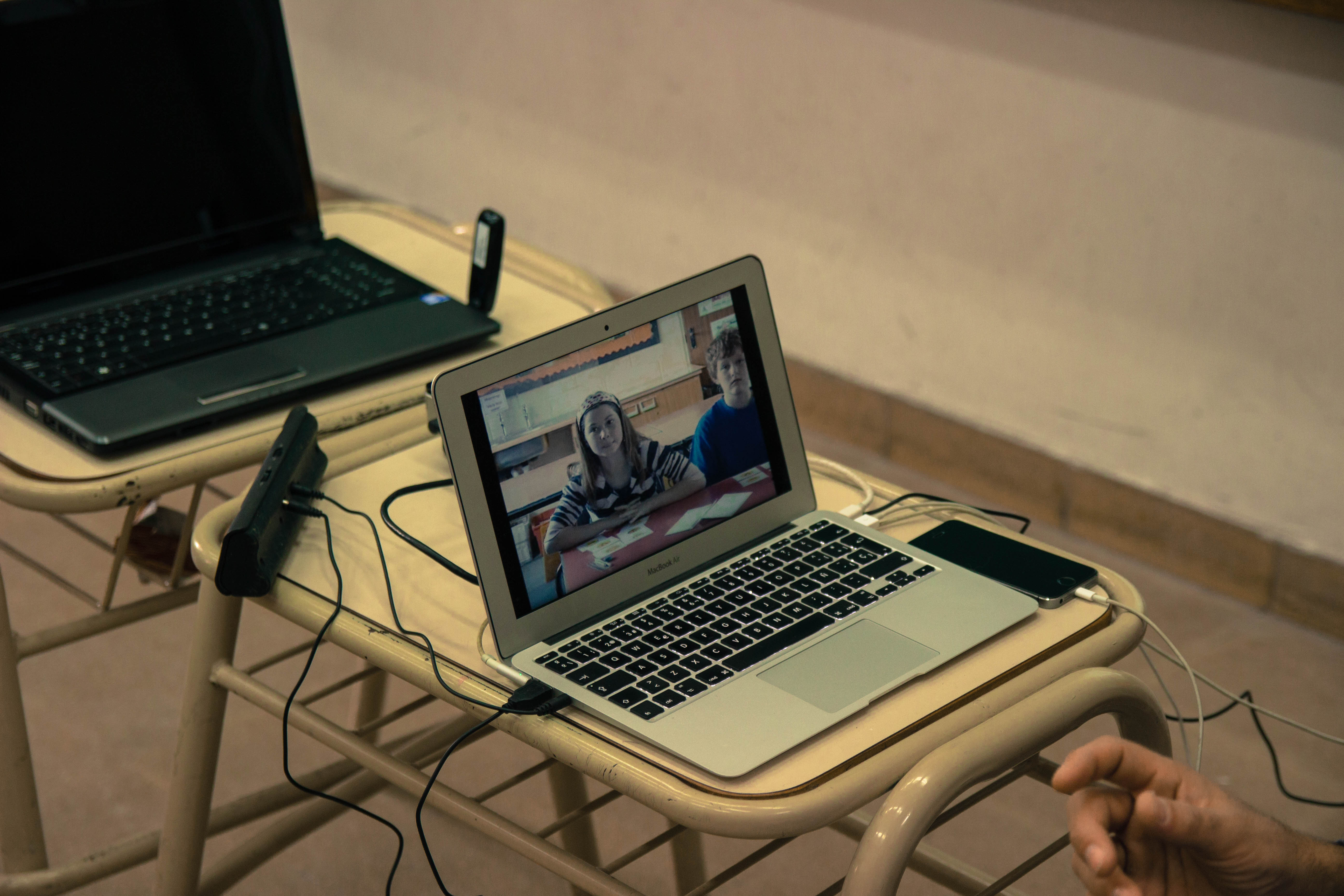 Cursos bimestrales a distancia para docentes de la NES 
