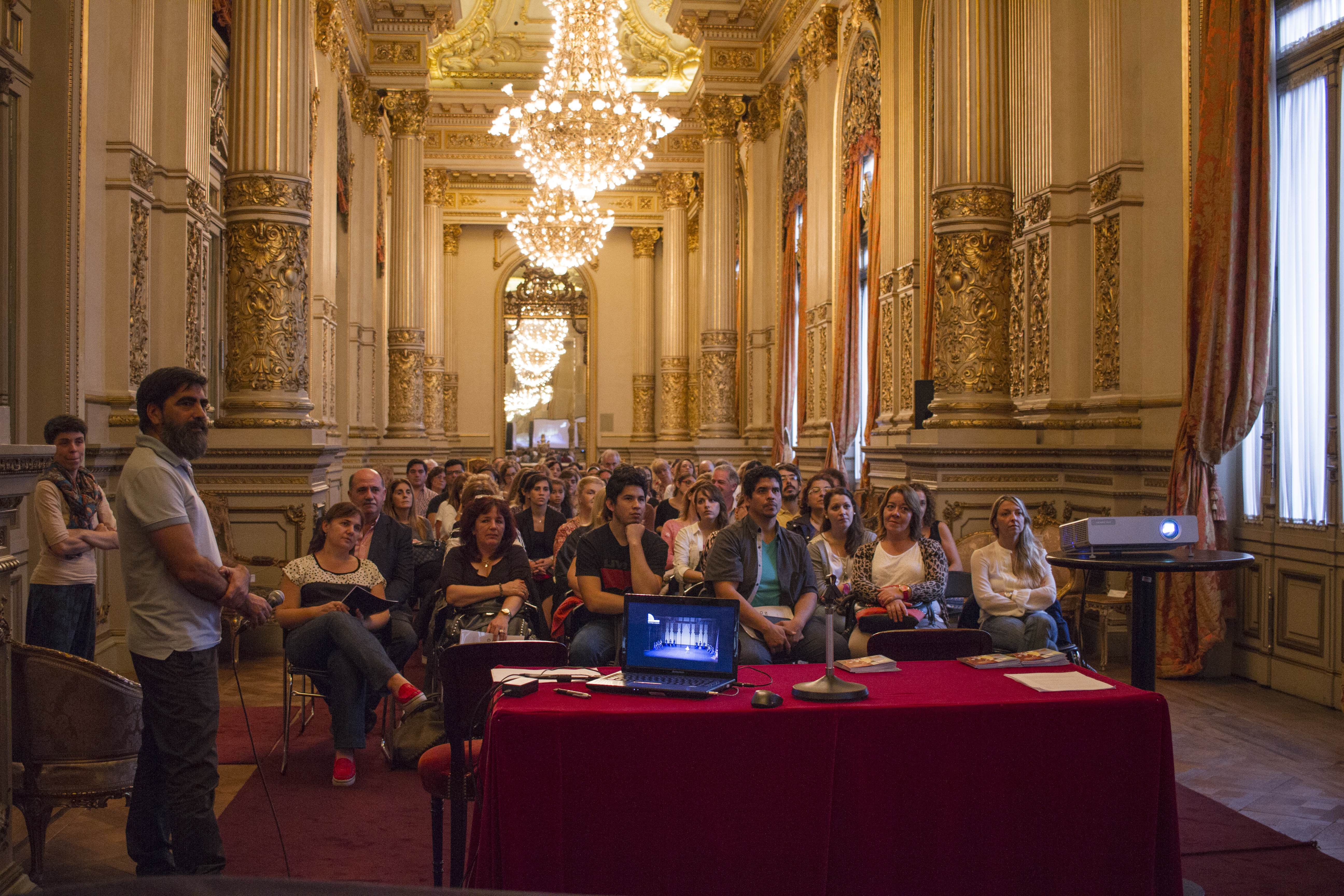 Más de 120 docentes se reunieron en el Teatro Colón en el marco del proyecto Vamos al Colón 