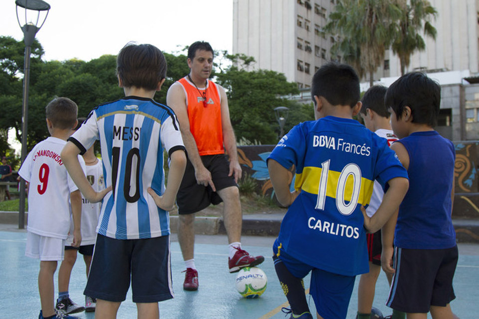 “Que las plazas vuelvan a ser un potrero”, un desafío solidario