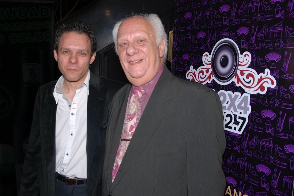 La madrugada sigue viva en La2x4