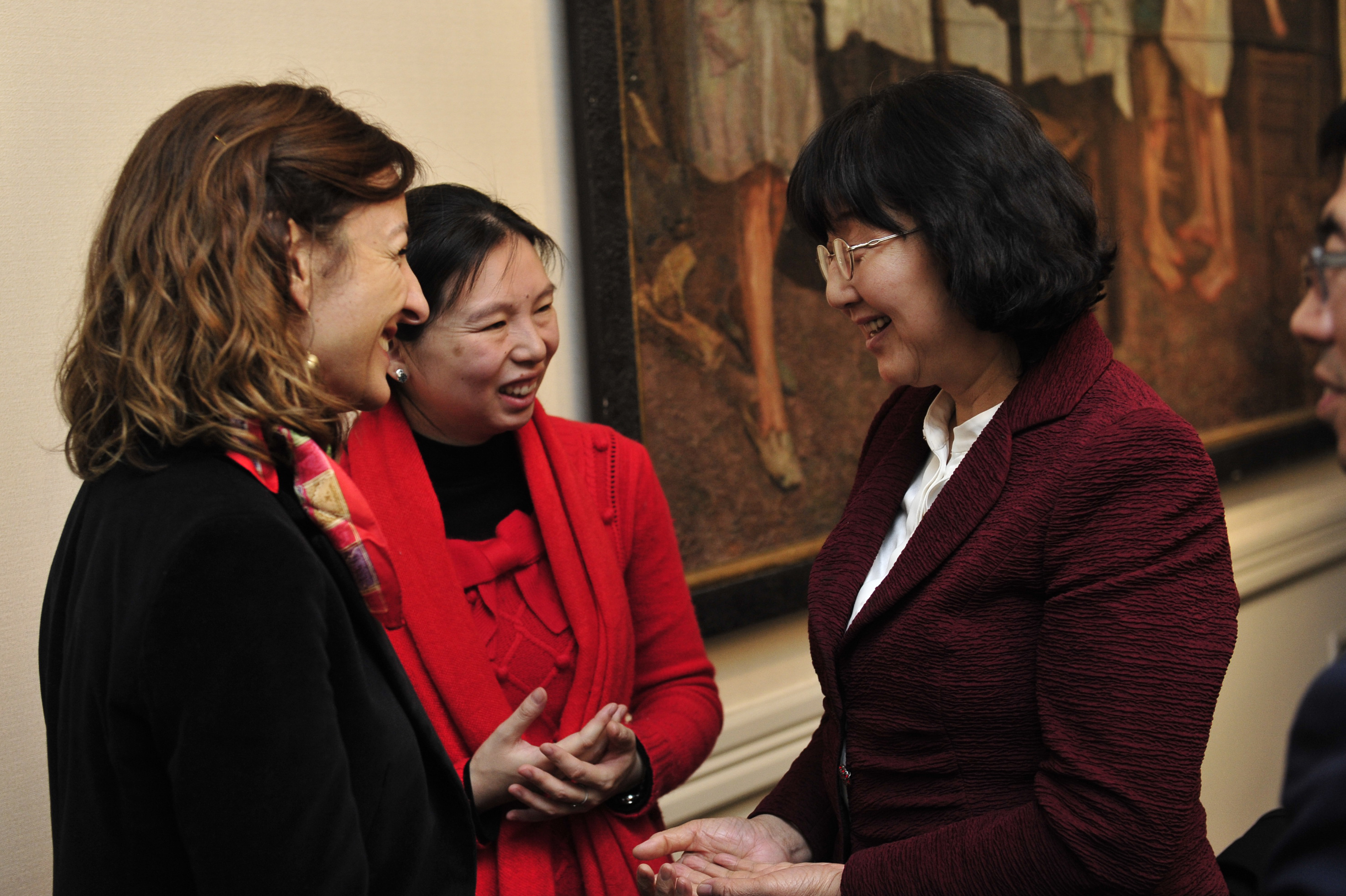 Soledad Acuña junto a la Comisión de Educación de Beijing