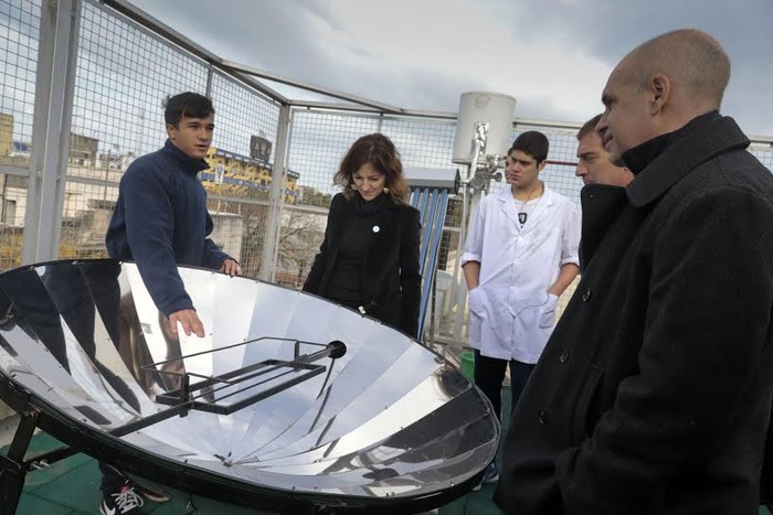 Horacio Rodríguez Larreta recorrió el primer laboratorio escolar de Energías Renovables