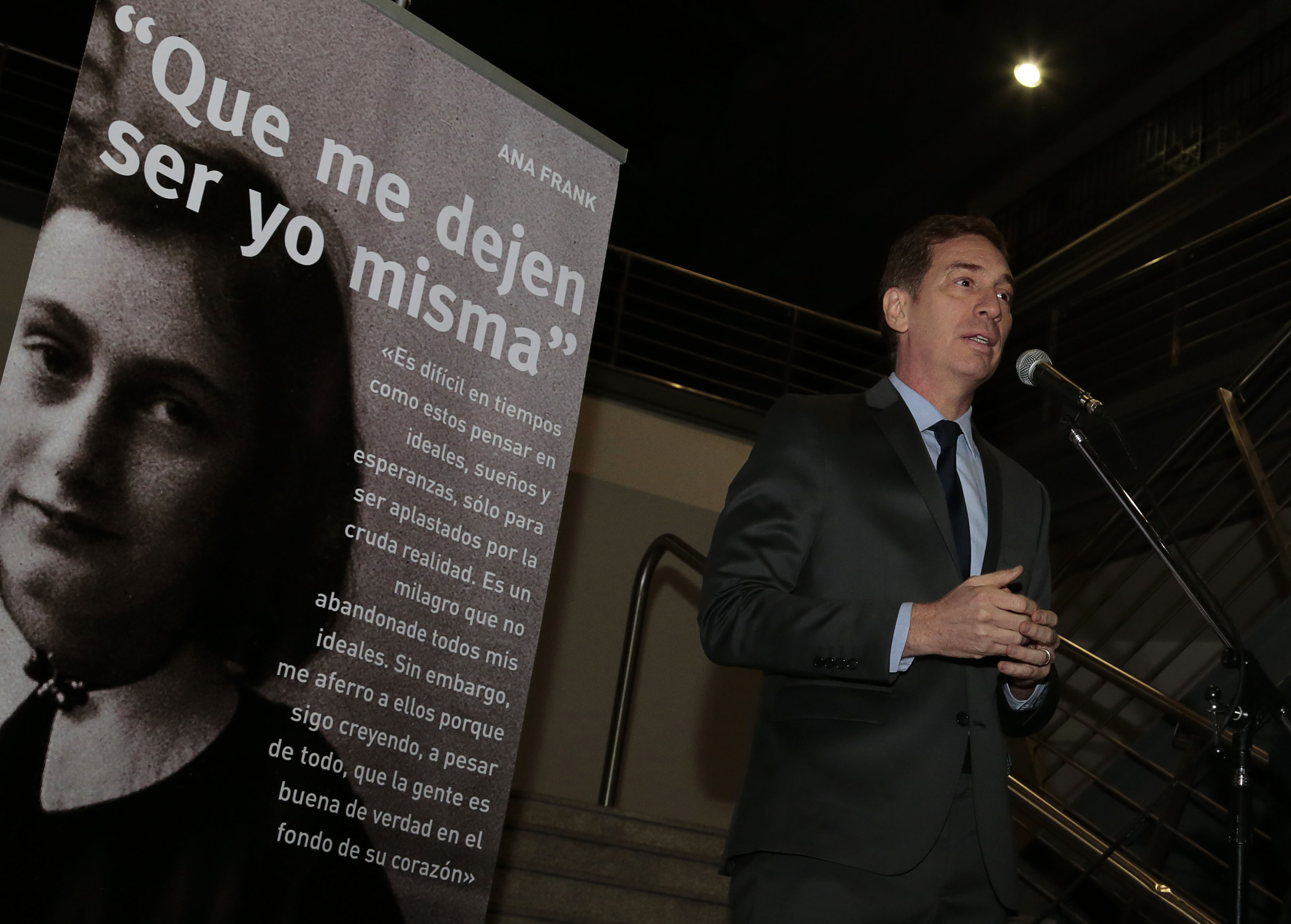 Se inauguró la exposición de Ana Frank en la Usina del Arte