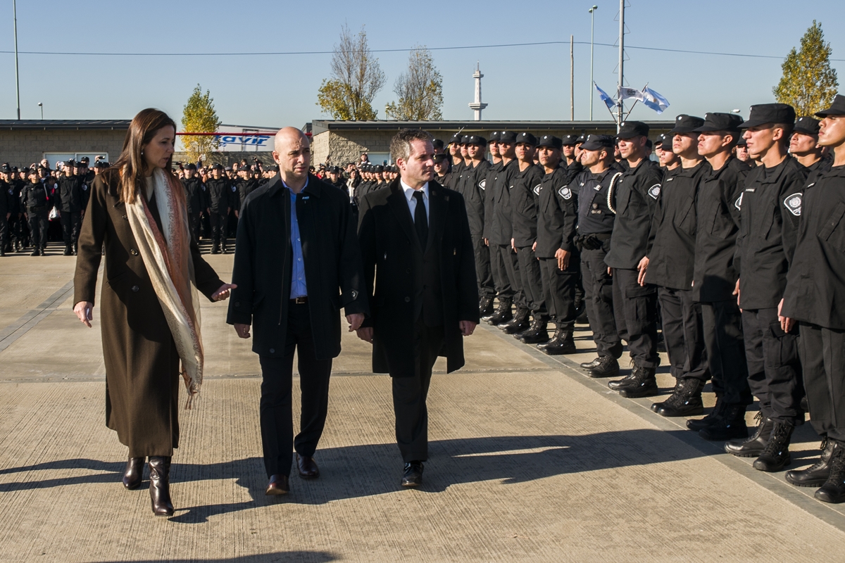 "Necesitamos los mejores policías del mundo para cuidar a los mejores vecinos del mundo"