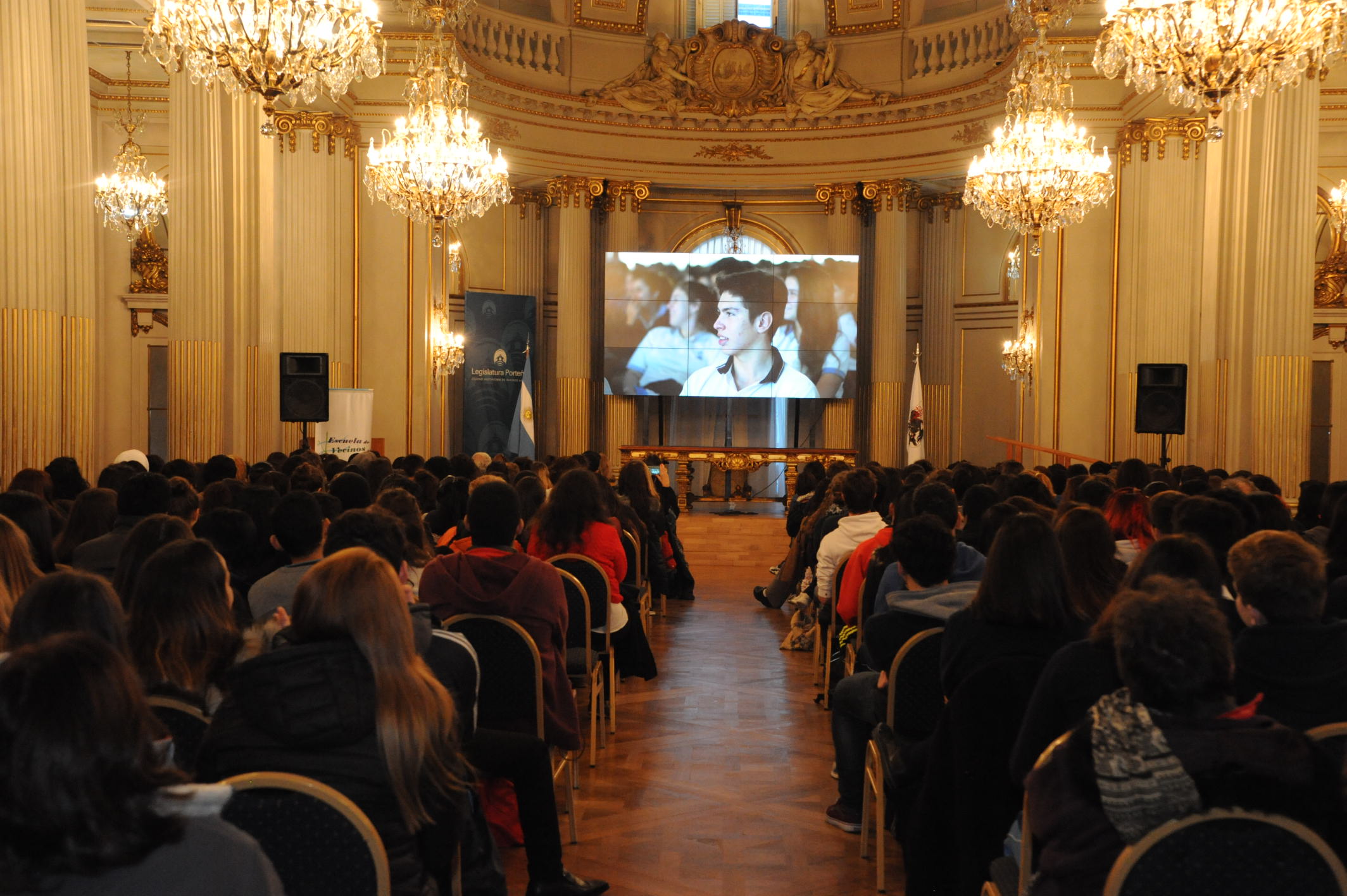 “Escuela de vecinos” en la legislatura 