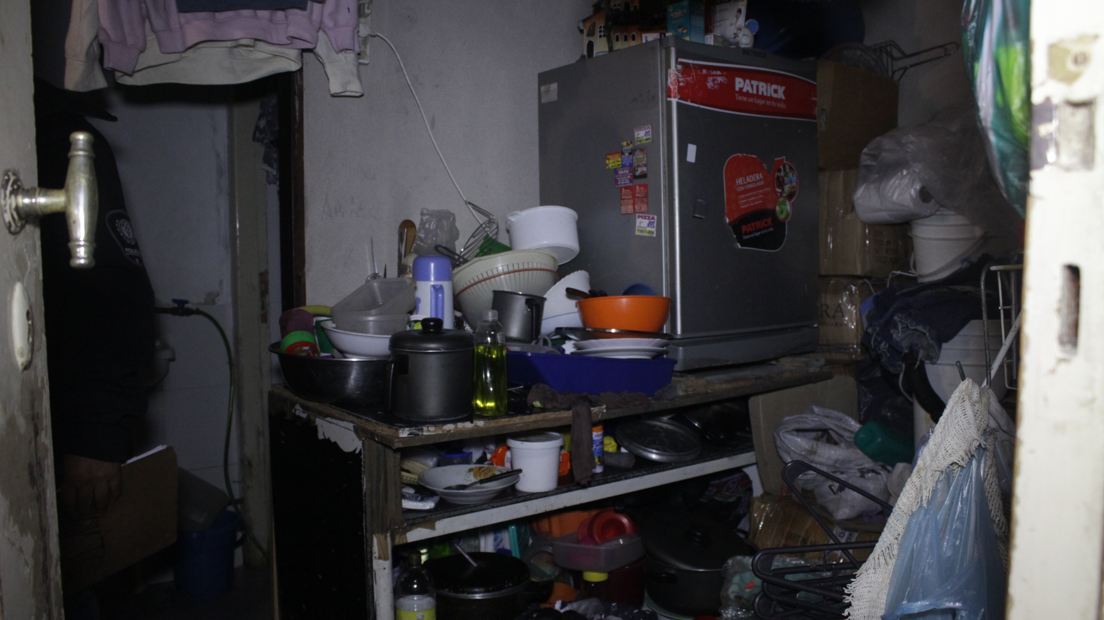 Allanan talleres textiles en el barrio de Flores