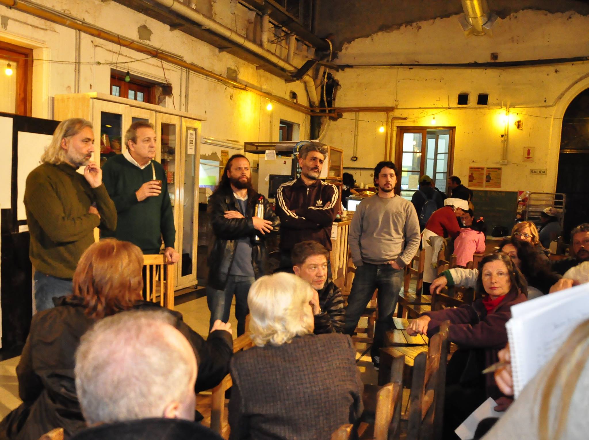 Reunión de vecinos con autoridades comunales