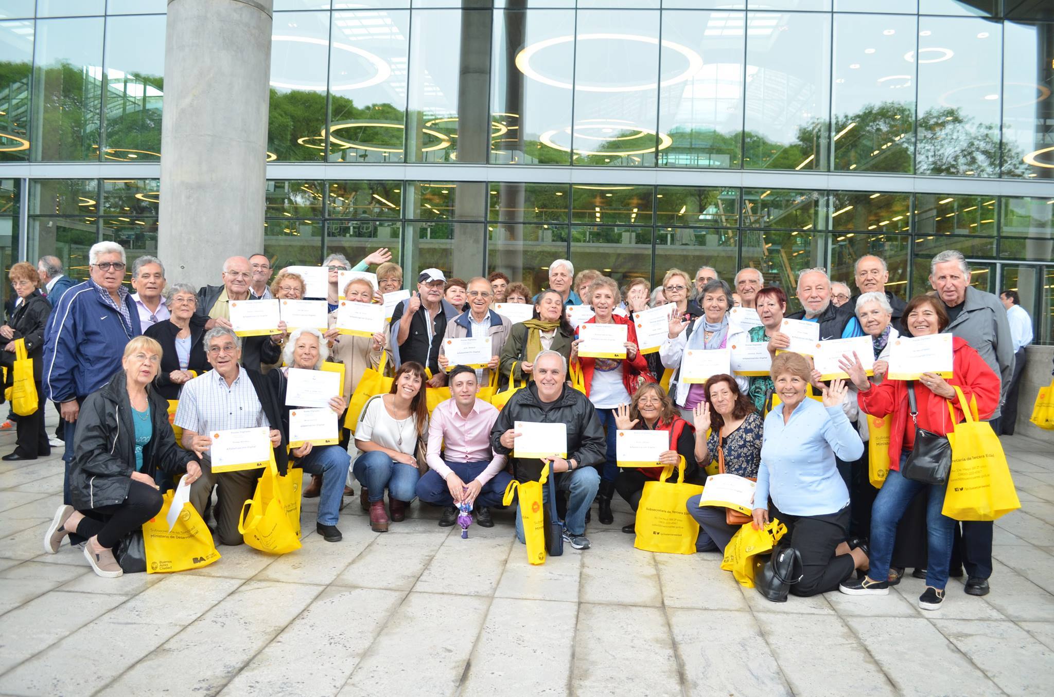 Postas Digitales, el programa que une a los mayores con las nuevas tecnologías