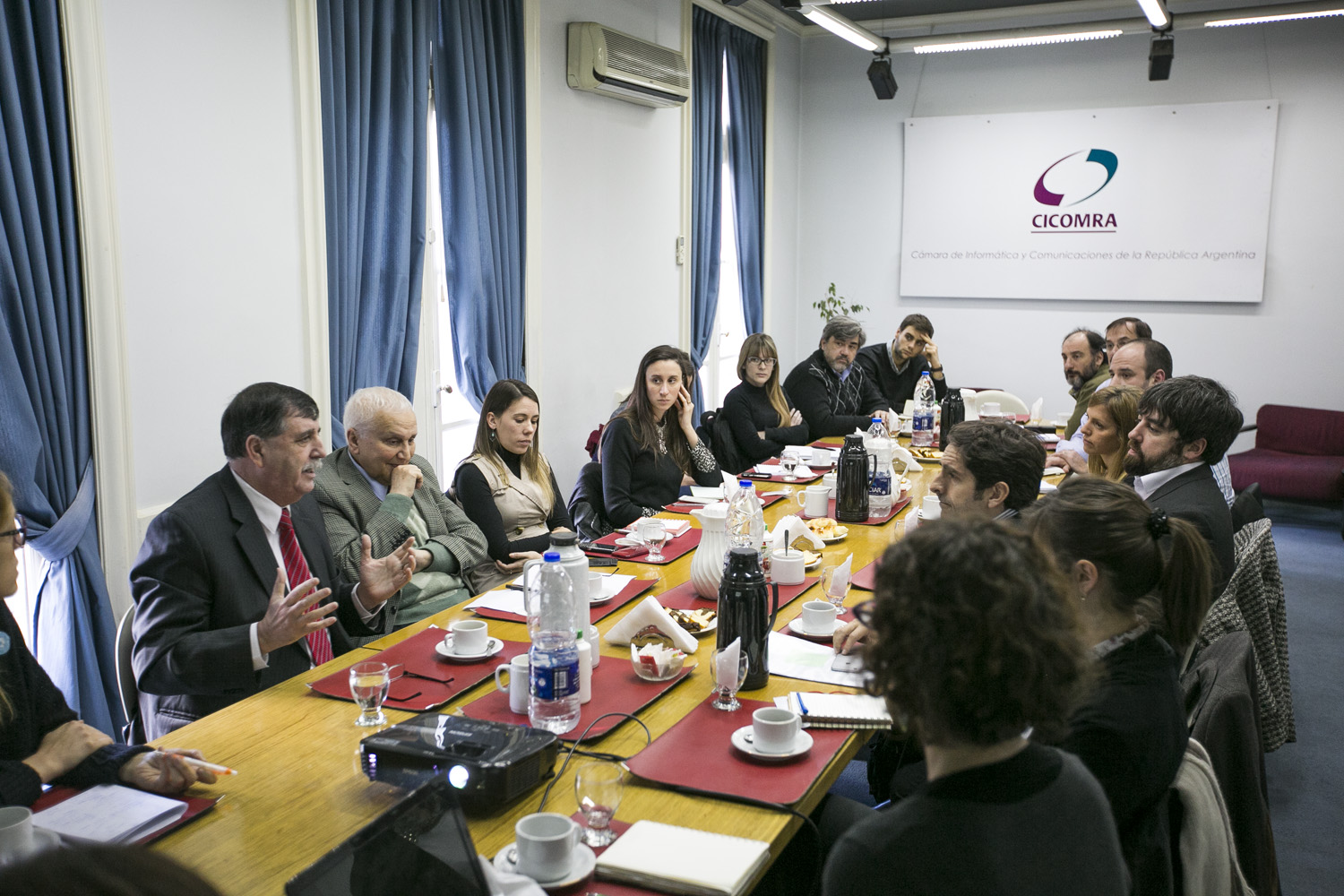 Avanza el diálogo entre APrA y la Cámara de Informática y Comunicaciones de la Argentina