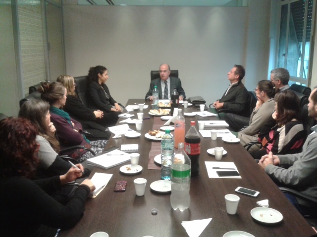 Mesa de trabajo con el Dr. Miquel Salvador
