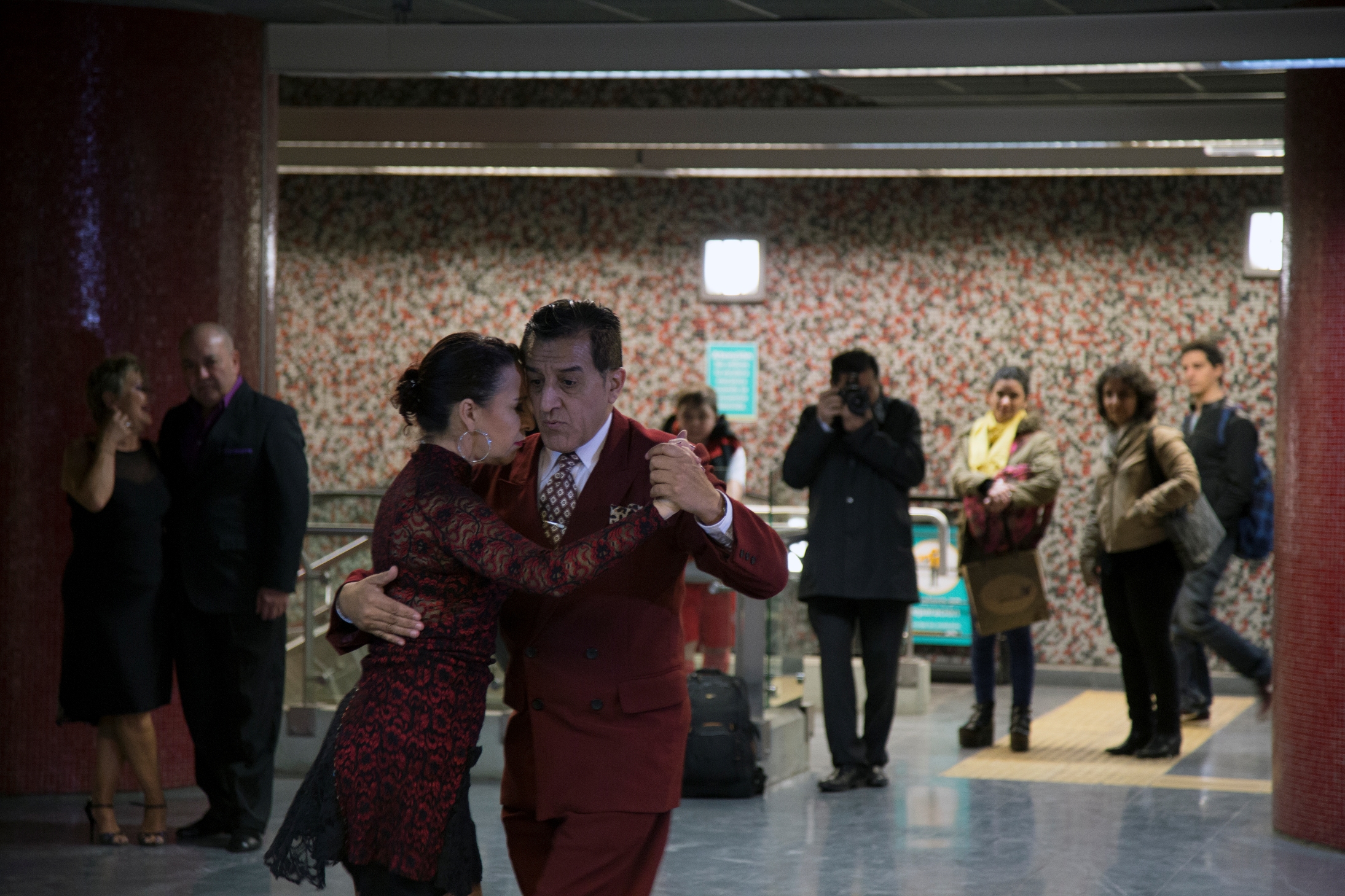 Disfrutá del ritmo 2x4 en el subte 