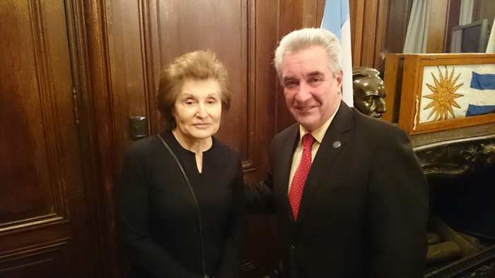 Homenaje a una protagonista de “La noche de los bastones largos”