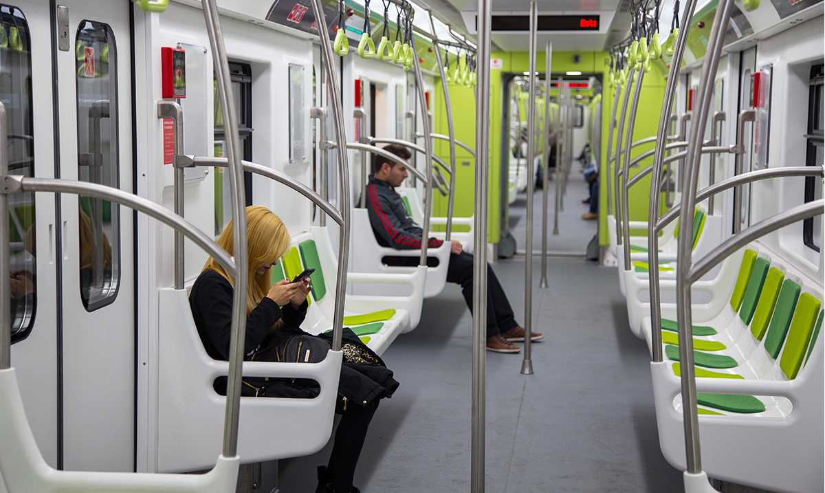 Diez coches nuevos para el Subte A