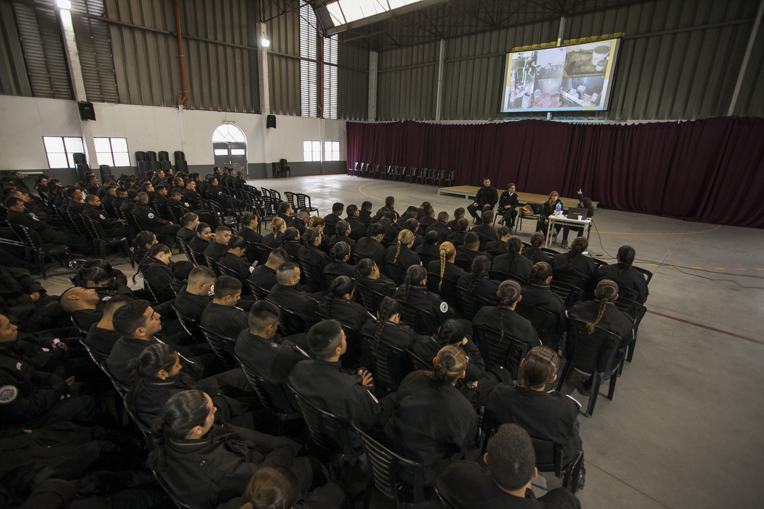 Finalizó el curso de capacitación ambiental para 850 cadetes de la Policía Metropolitana