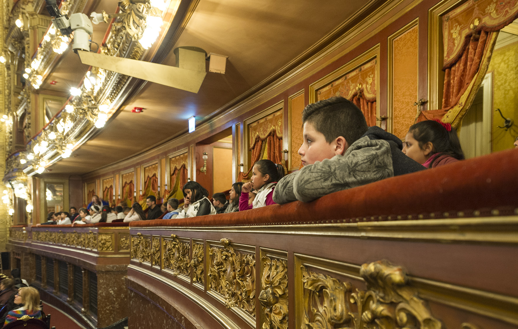Vamos al Colón: más de 3.500 alumnos disfrutaron de El Gato con Botas