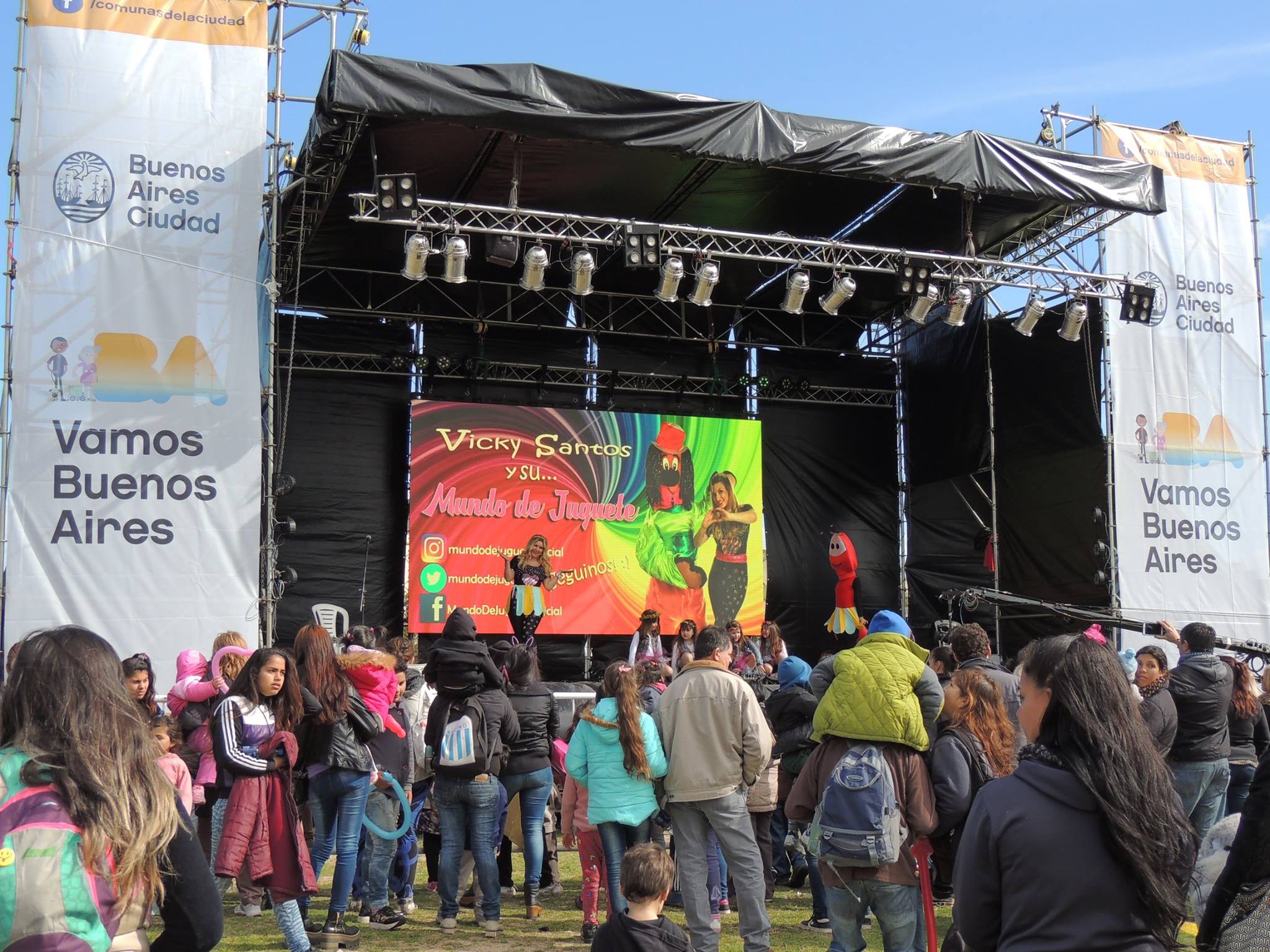 Gran festejo del Día del Niño en el Indo