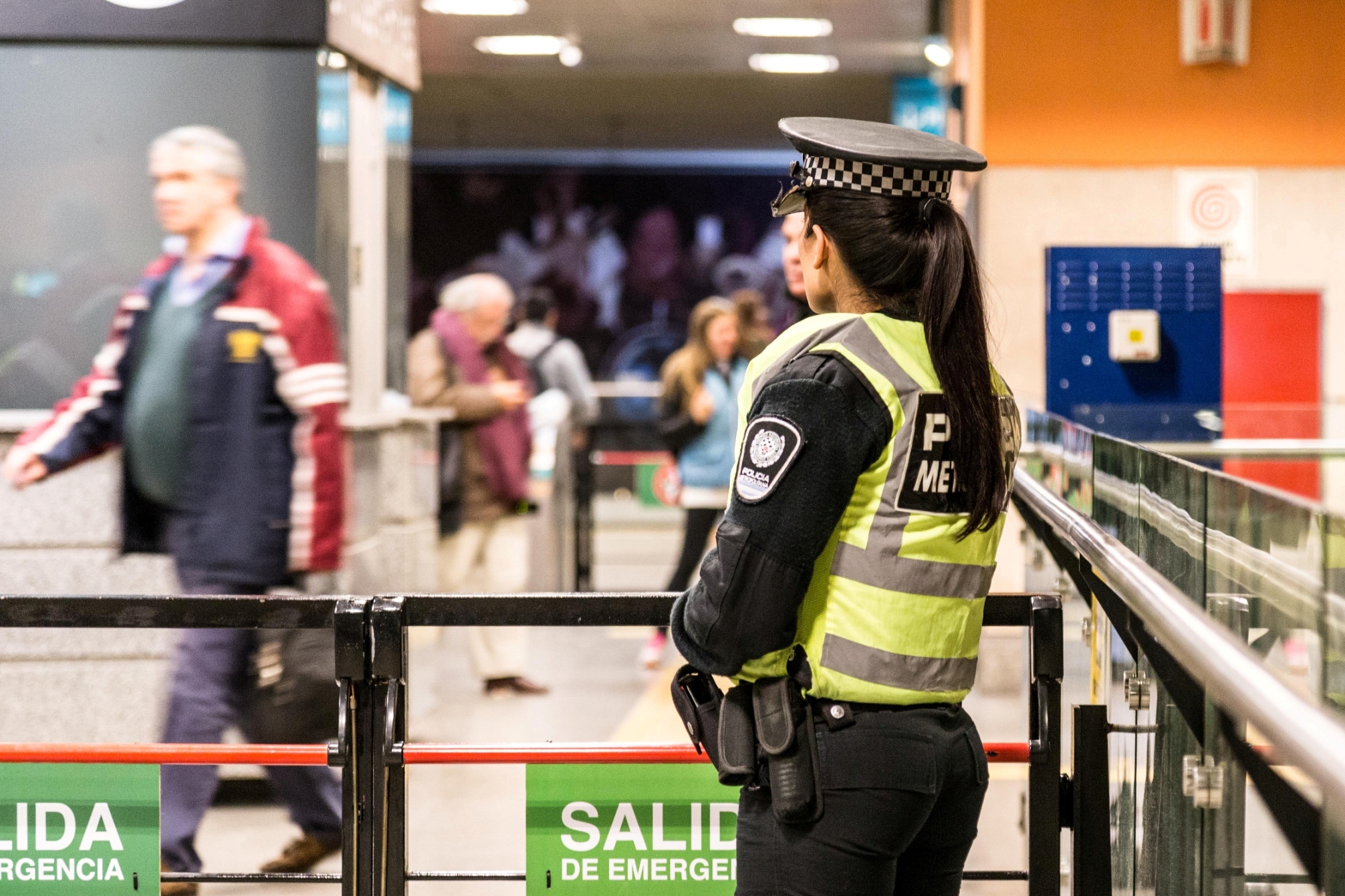 690 efectivos de la Policía Metropolitana en la red 