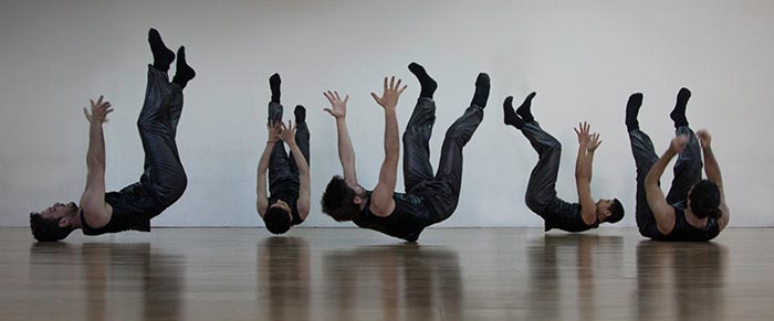 Grupo de danza de la UNSAM en Parque Centenario