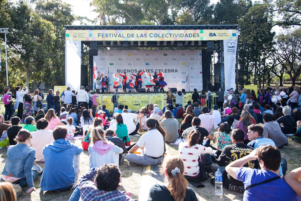 Buenos Aires celebra el Día del Inmigrante con música y comidas