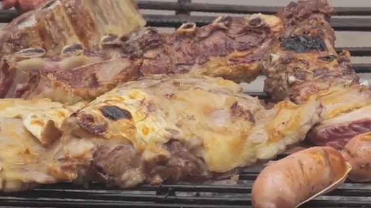 Parrilleros cuentan los secretos de un buen asado