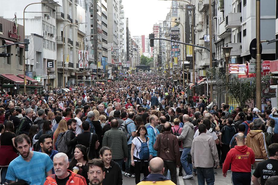Con una gran fiesta en la calle Corrientes, la Ciudad rindió homenaje a sus 100 artistas más destacados