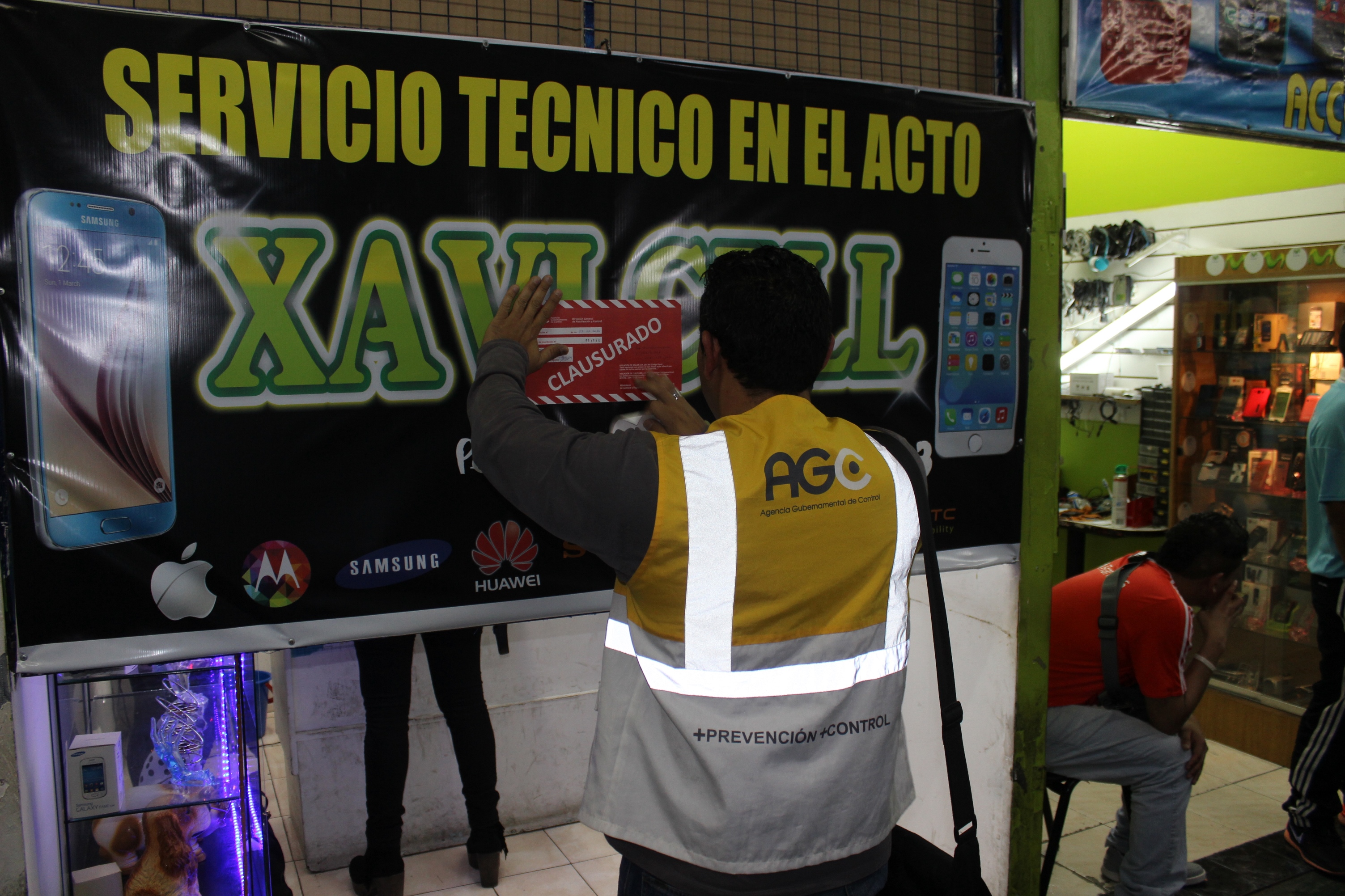 Múltiples clausuras en Once