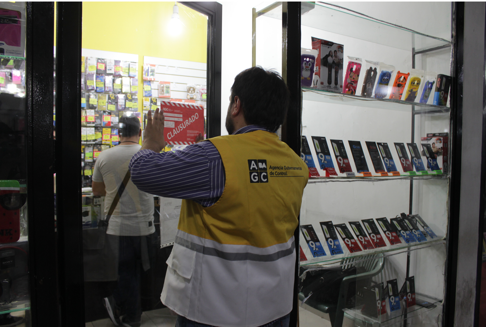 Golpe a la venta de celulares robados