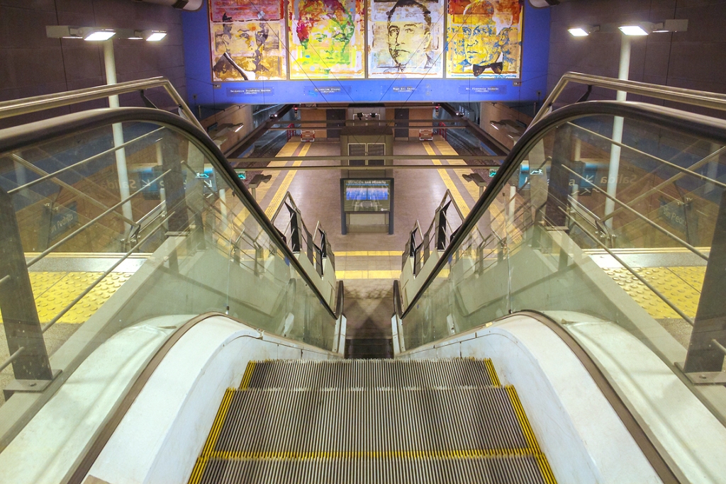 Avanza el reemplazo de escaleras mecánicas en el subte porteño