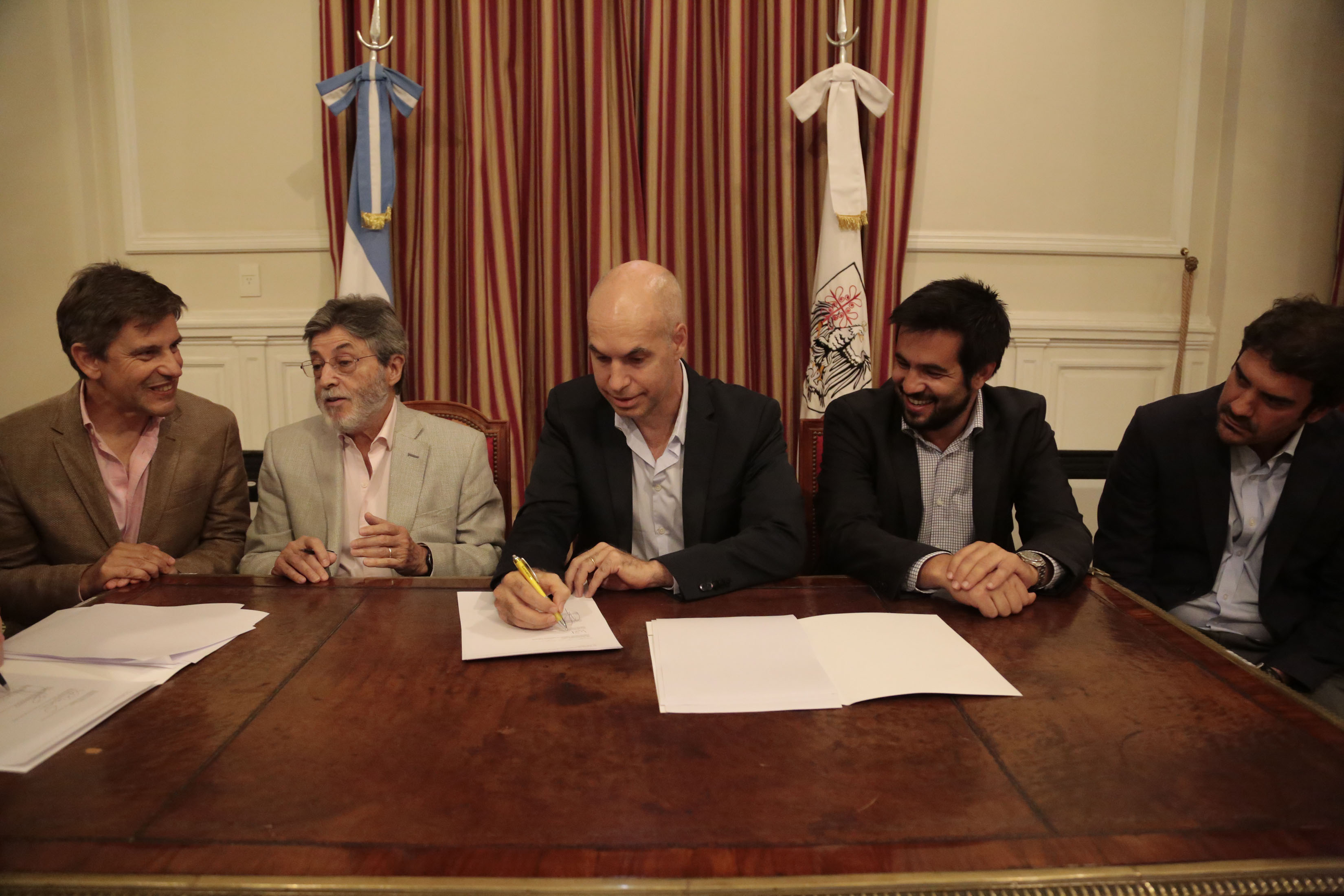 La Ciudad firmó un convenio con la AFIP, la AGIP y la AGC