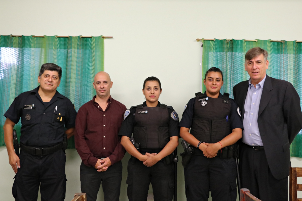 La Policía de la Ciudad asistió a una joven que dio a luz en el Barrio 31
