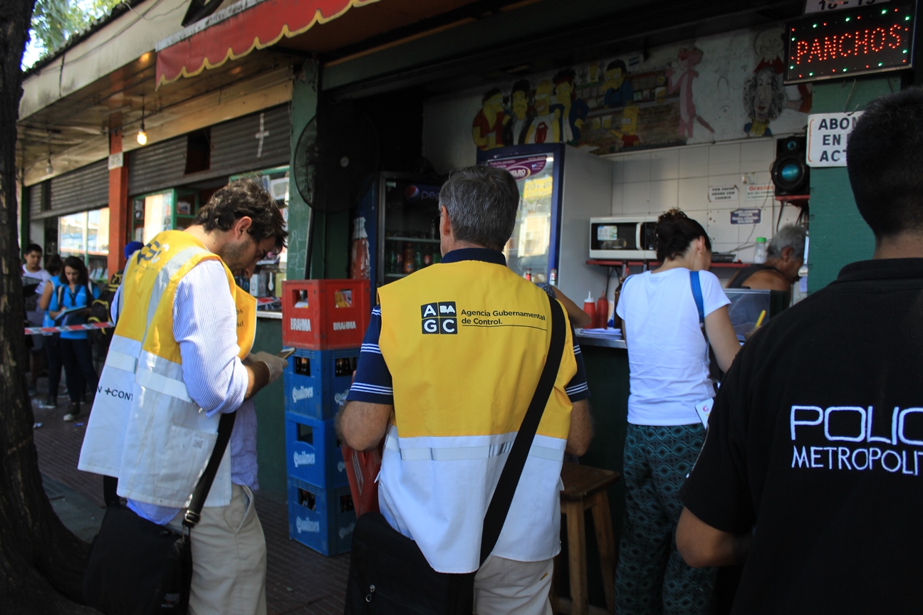 Importante operativo en Liniers