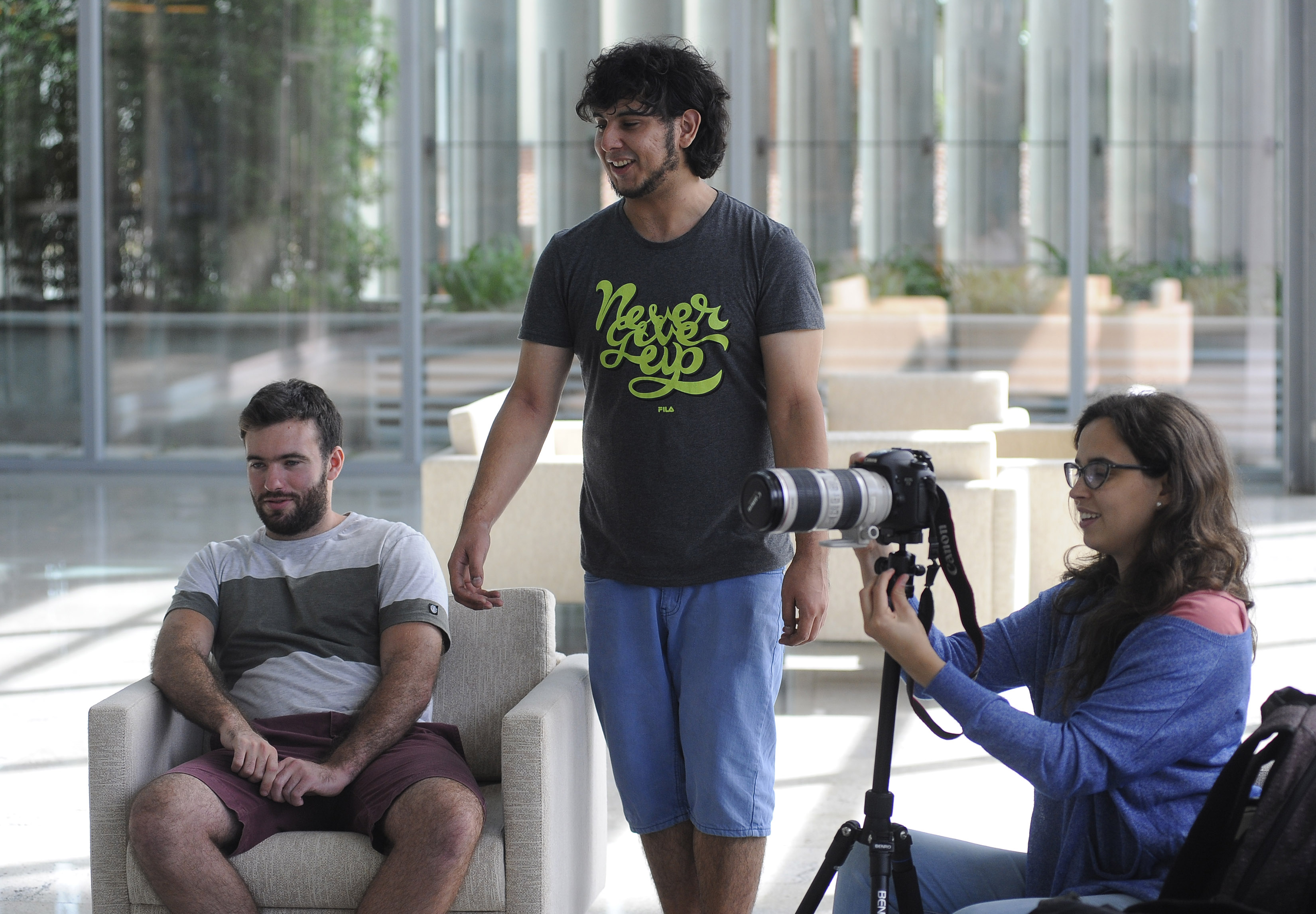 El invento que ayuda a personas con poca o nula movilidad de miembros superiores 