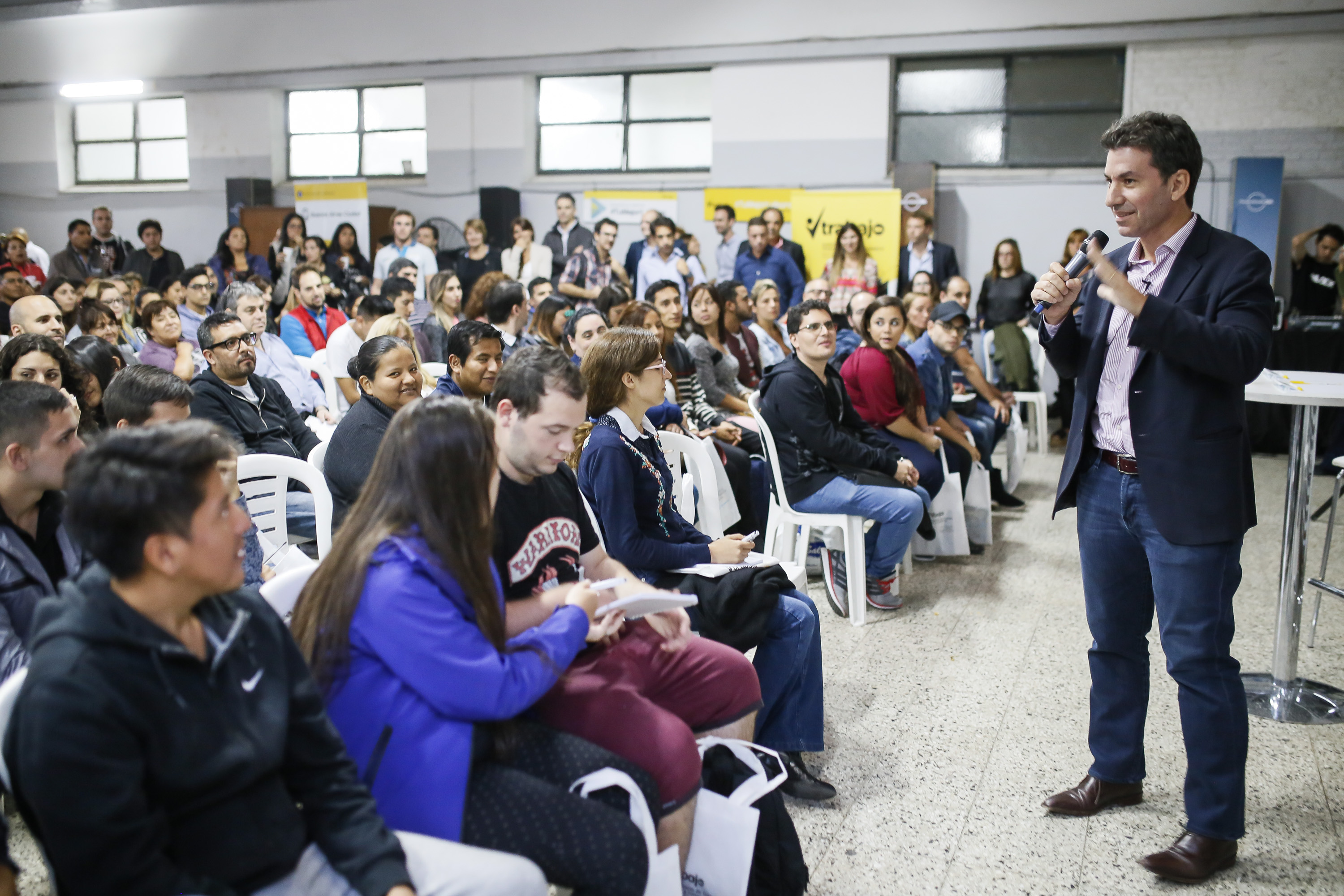 Tu Mejor Laburo convocó a cerca de 800 vecinos en Parque Patricios