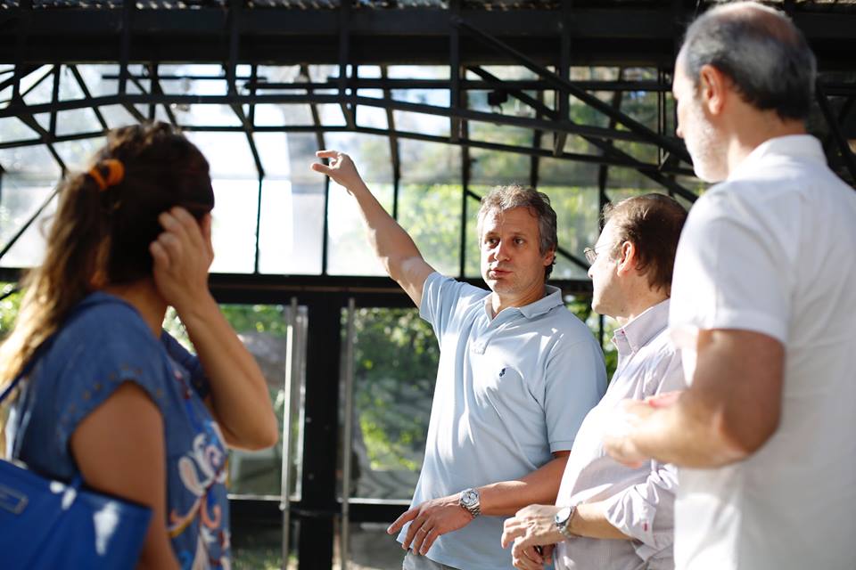 Felipe Miguel sigue de cerca los trabajos que se realizan en el Teatro San Martín