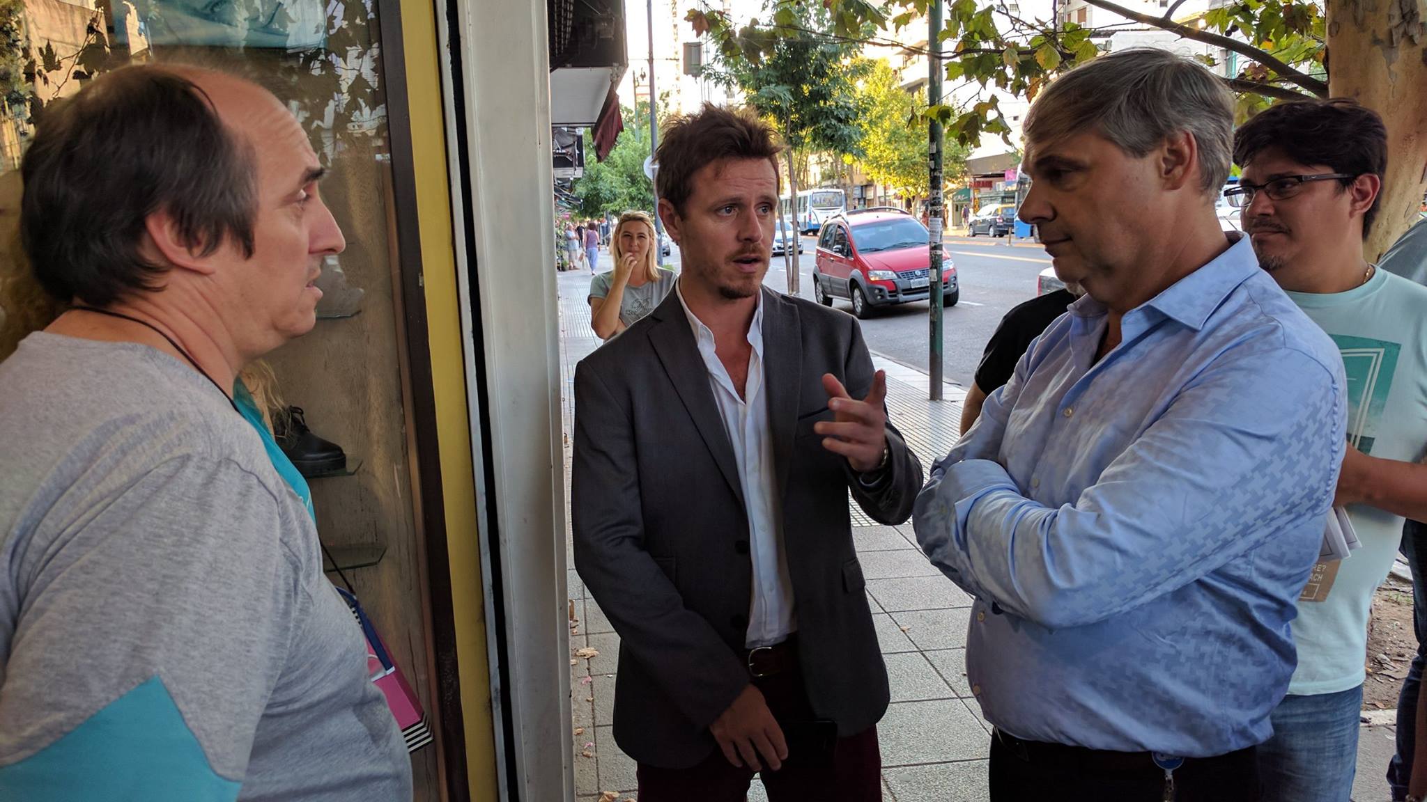 Visita a comerciantes de Av. San Martín y Adyacencias