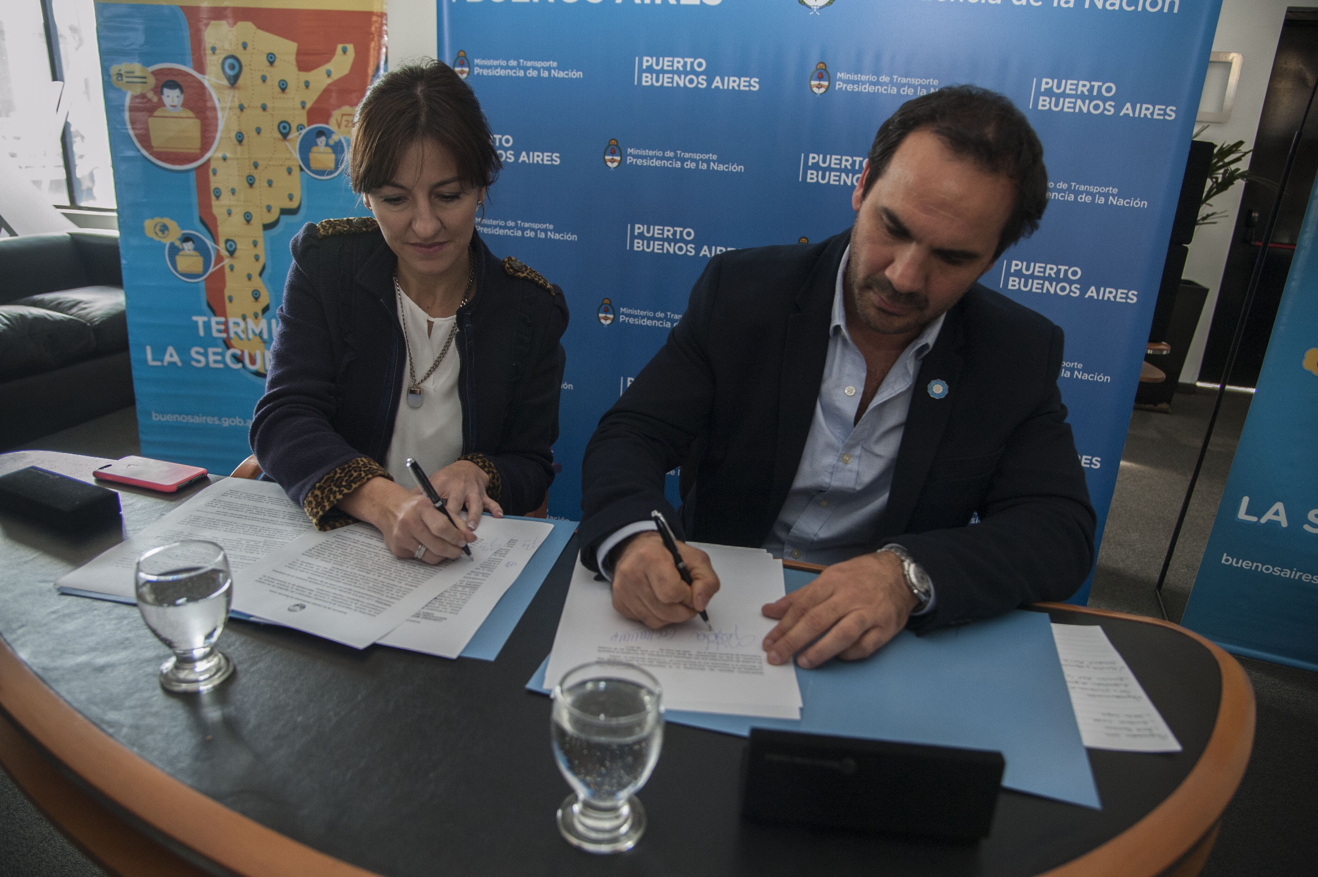 Firma de Convenio “Terminá la Secundaria” con la Administración General de Puertos